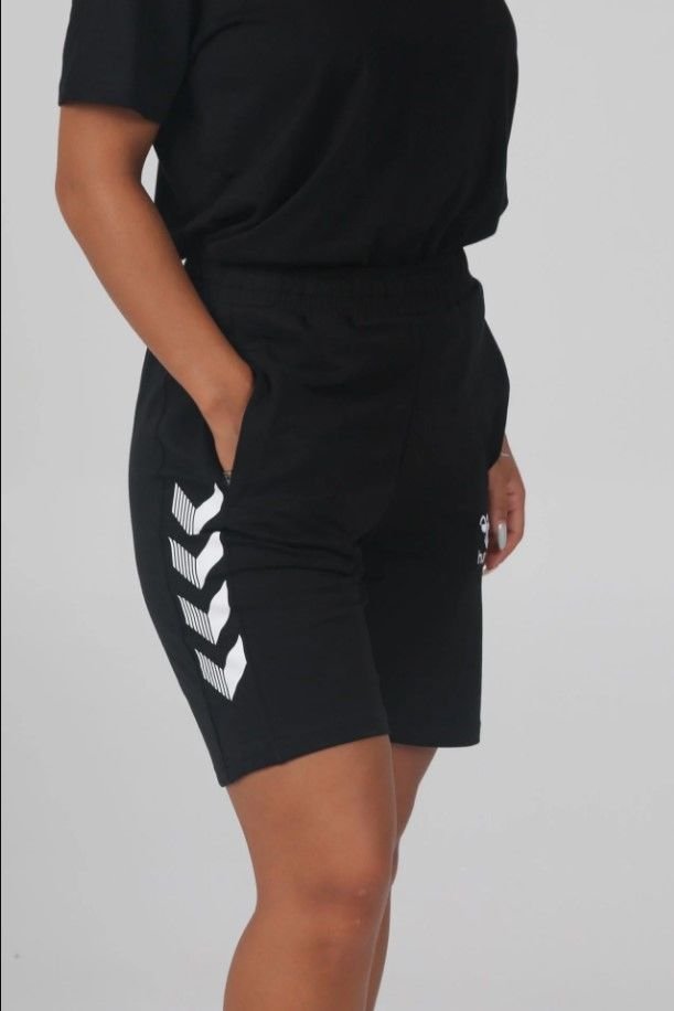 Hummel Armin Pamuklu Cepli Kamp Şortu Siyah